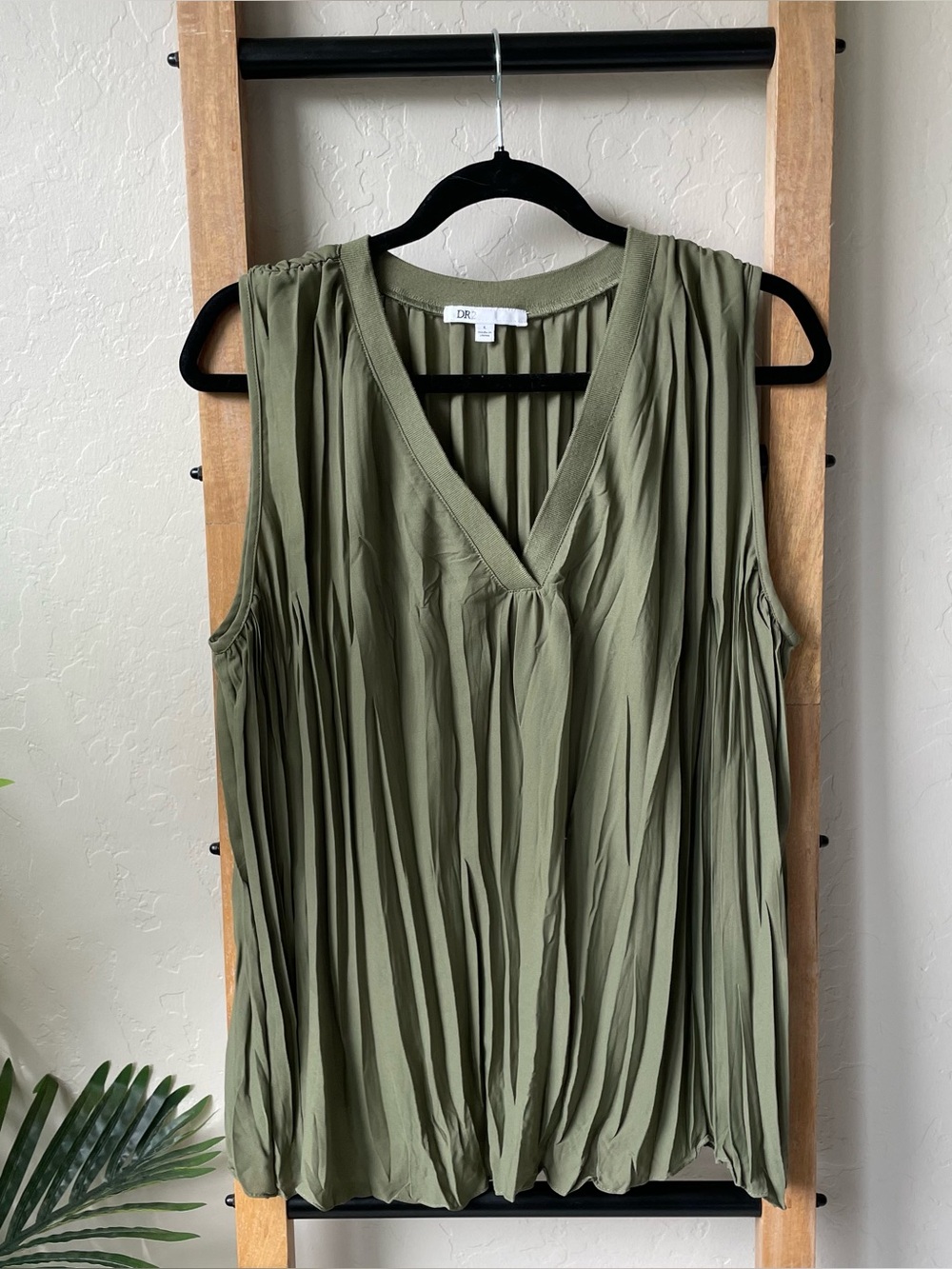 DR2 Olive Green Pleated V-Neck Sleeveless Top